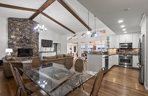 Terrell House | Sunset Pointe - Entertainers Dream with Amazing Lake Norman Views