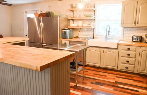 LaFayette House | Sunset Ridge, Awesome Group Retreat! Heated pool is a new option.