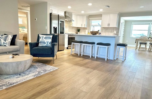 Port Richey House | Sunset Shores, 2/2 pool canal home with Gulf access in nice quiet neighborhood