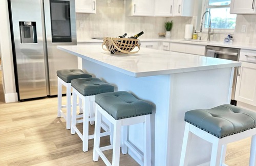 Port Richey House | Sunset Shores, 2/2 pool canal home with Gulf access in nice quiet neighborhood