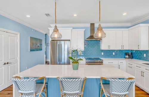 Little Venice House | Sunset Tides - Luxury Waterfront Pool Home, 30' Dock