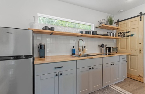 Linn Valley Apartment | Sunset Tiny House at Linn Valley Lakes