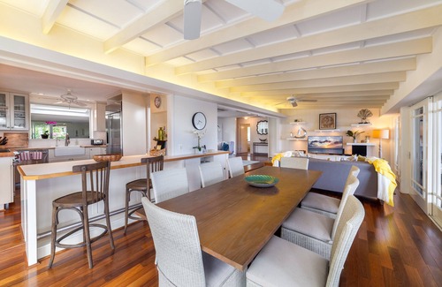 Eastern Honolulu House | Sunset View-Ocean Front - East Honolulu - Cottage Charmer!