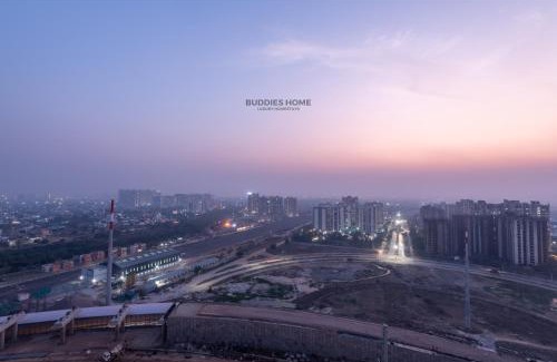 Greater Noida Apartment | Sunset View Paradise By Buddies Home
