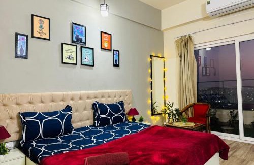 Greater Noida Apartment | Sunset View Paradise By Buddies Home