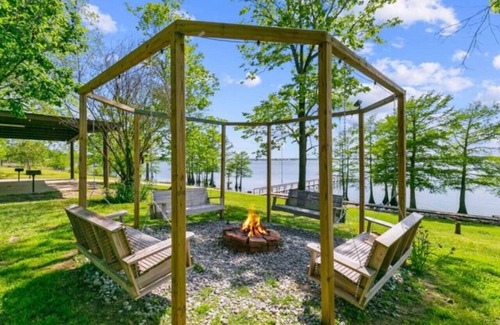 Redwood House | Sunset View RV Spot 50AMP