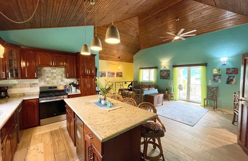 Antoneys Cay Villa | Sunset Villas 7A, West End: Gorgeous, Updated 2 Bedroom Villa