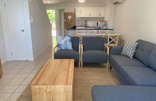 Hamilton Island House | Sunset Waters 17 comes with a Buggy