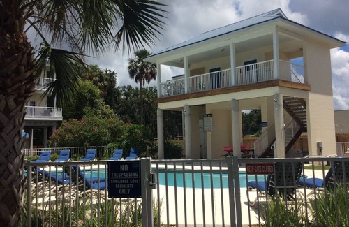 Suwannee Condo | Sunsets, Canal Front, FISH, FISH, FISH! Suwannee Cove - Unit 207