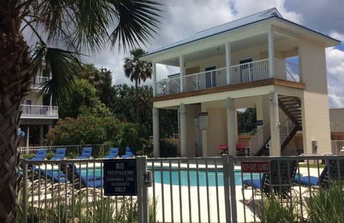 Suwannee Condo | Sunsets, Canal Front, FISH, FISH, FISH! Suwannee Cove - Unit 207, Boat Slip 23