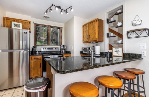 The Galena Territory Villa | Sunsets & Serenity at South Course Villa - Scenic, Soft Beds loaded w/Style!