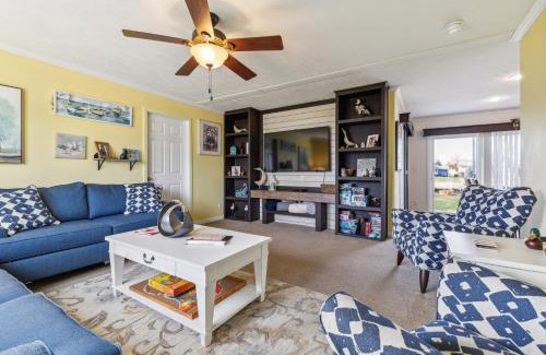 Port Clinton House | Sunsets & Serenity- Port Clinton Waterfront Stay home