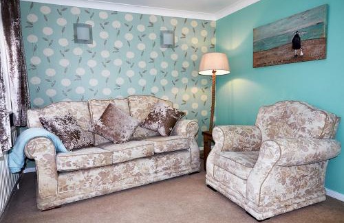 Layer Marney Apartment | Sunshine Corner