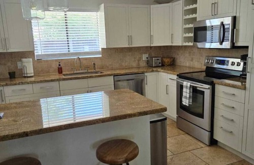 Scottsdale Highlands House | Sunshine on Sells | Pool & BBQ Grill