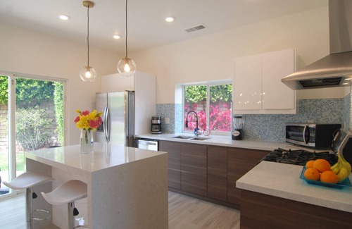 Racquet Club South House | Sunsplashed, Fully Renovated Palm Springs Modern with Pool, Spa, Fire Pit