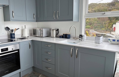 Portloe Cottage | SUNTRAP HOUSE, pet friendly, character holiday cottage in Portloe