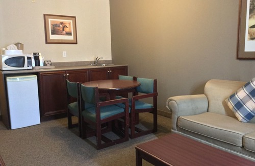 Portage La Prairie Hotel | Super 8 by Wyndham Portage La Prairie MB