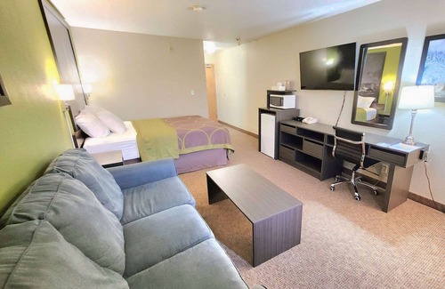 Portage La Prairie Hotel | Super 8 by Wyndham Portage La Prairie MB