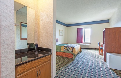 Atchison Hotel | Super 8 by Wyndham Atchison