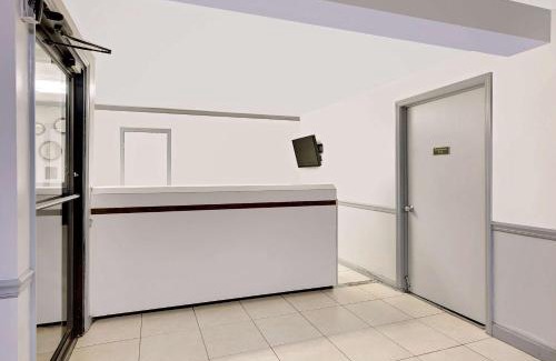 Athens Hotel | Super 8 by Wyndham Athens