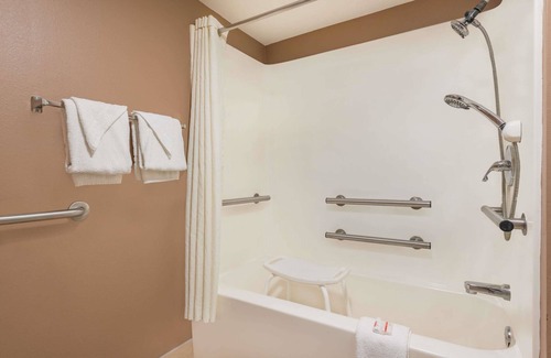 Bryant Hotel | Super 8 by Wyndham Bryant Little Rock Area