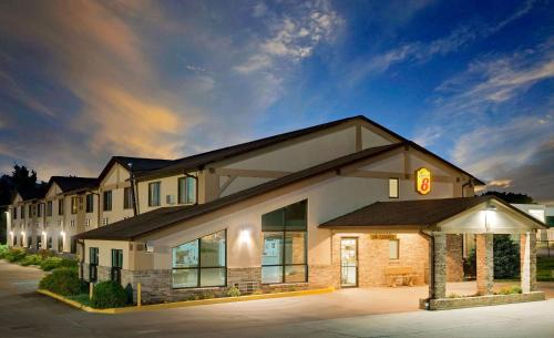 Centerville Hotel | Super 8 by Wyndham Centerville