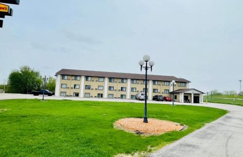 Clear Lake Hotel | Super 8 by Wyndham Clear Lake