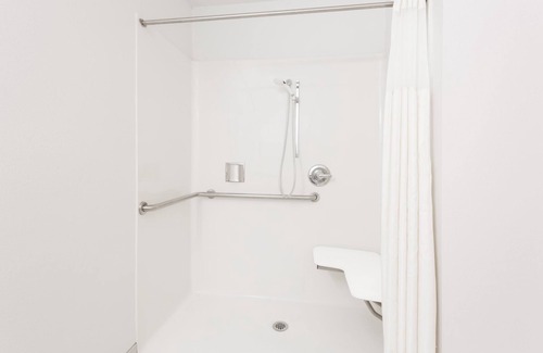 Cloverdale Hotel | Super 8 by Wyndham Cloverdale Wine Country