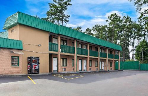 State Park Hotel | Super 8 by Wyndham Columbia/Ft. Jackson SC