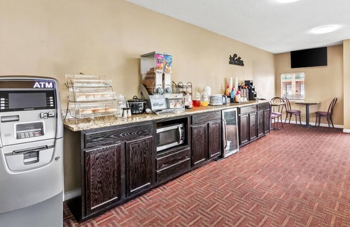 Forest Acres Hotel | Super 8 by Wyndham Columbia SC/Ft. Jackson