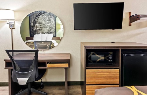 Forest Acres Hotel | Super 8 by Wyndham Columbia SC/Ft. Jackson