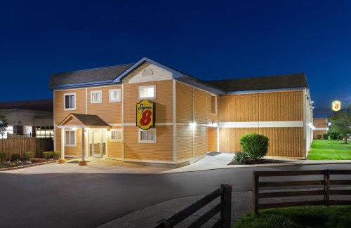 Columbus Hotel | Super 8 by Wyndham Columbus