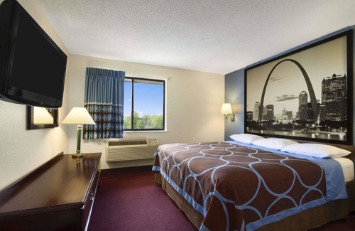 Cuba Hotel | Super 8 by Wyndham Cuba