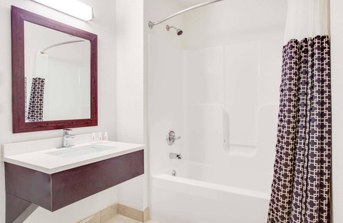 Dalton Hotel | Super 8 by Wyndham Dalton