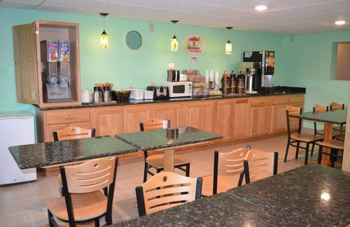 Devils Lake Hotel | Super 8 by Wyndham Devils Lake