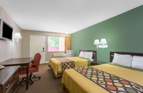 Durham Hotel | Super 8 by Wyndham Durham/University Area NC