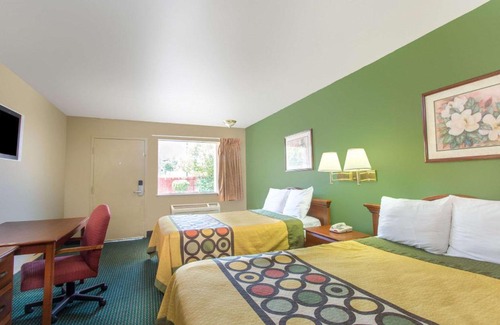 Durham Hotel | Super 8 by Wyndham Durham/University Area NC