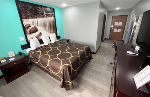 Emporia Hotel | Super 8 by Wyndham Emporia