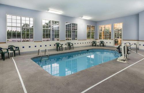 Cape Fear Hotel | Super 8 by Wyndham Fayetteville