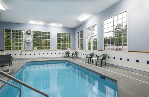 Cape Fear Hotel | Super 8 by Wyndham Fayetteville