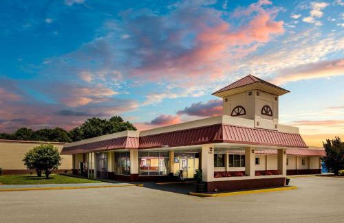 Gaffney Hotel | Super 8 by Wyndham Gaffney