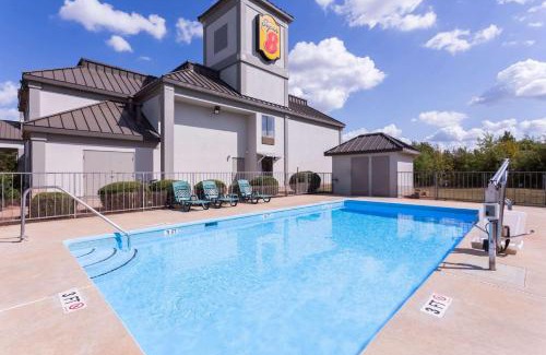 Greer Hotel | Super 8 by Wyndham Greer/Spartanburg Area