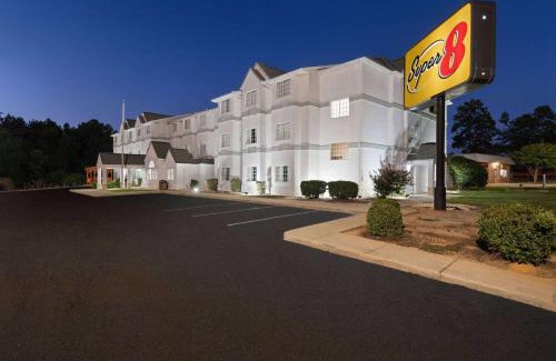 Seven Oaks Hotel | Super 8 by Wyndham Harbison/Parkridge Hospital