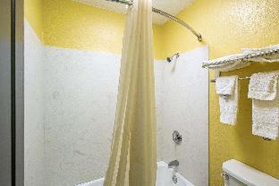 Greater Belhaven Hotel | Super 8 by Wyndham Jackson MS Near the Fairgrounds