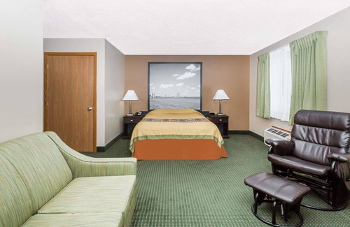 Jefferson Hotel | Super 8 by Wyndham Jefferson