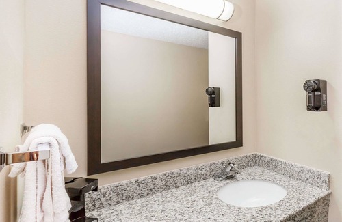 Jefferson Hotel | Super 8 by Wyndham Jefferson