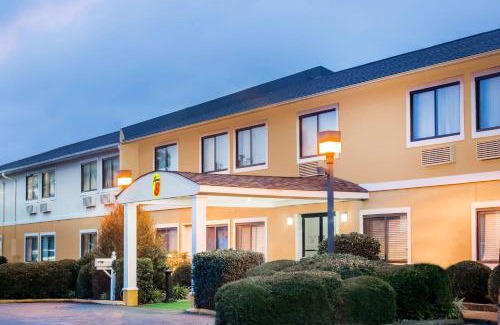 Jonesboro Hotel | Super 8 by Wyndham Jonesboro