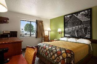 Macon Hotel | Super 8 by Wyndham Macon