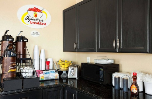 Macon Hotel | Super 8 by Wyndham Macon