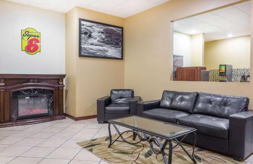 Macon Hotel | Super 8 by Wyndham Macon West